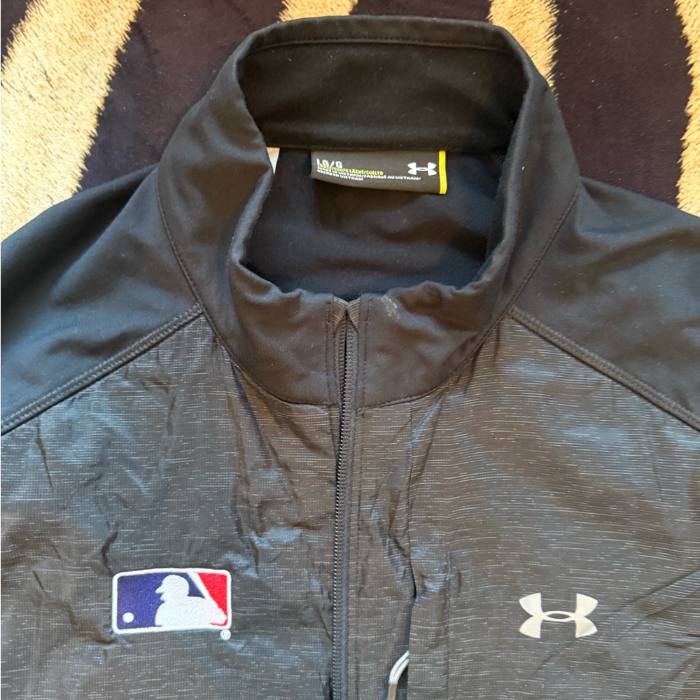 Men's Gray MLB Under Armour Vest - Picture 2 of 4